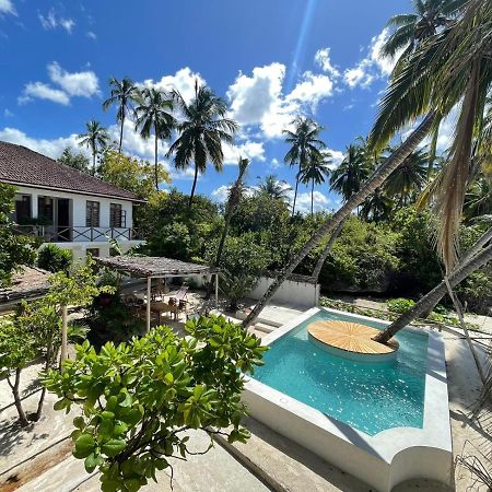 Kima Serviced Beach House & Suites Bwejuu Esterno foto