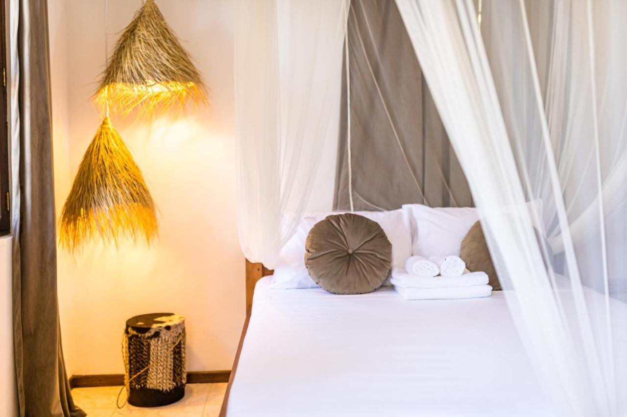 Kima Serviced Beach House & Suites Bwejuu Esterno foto