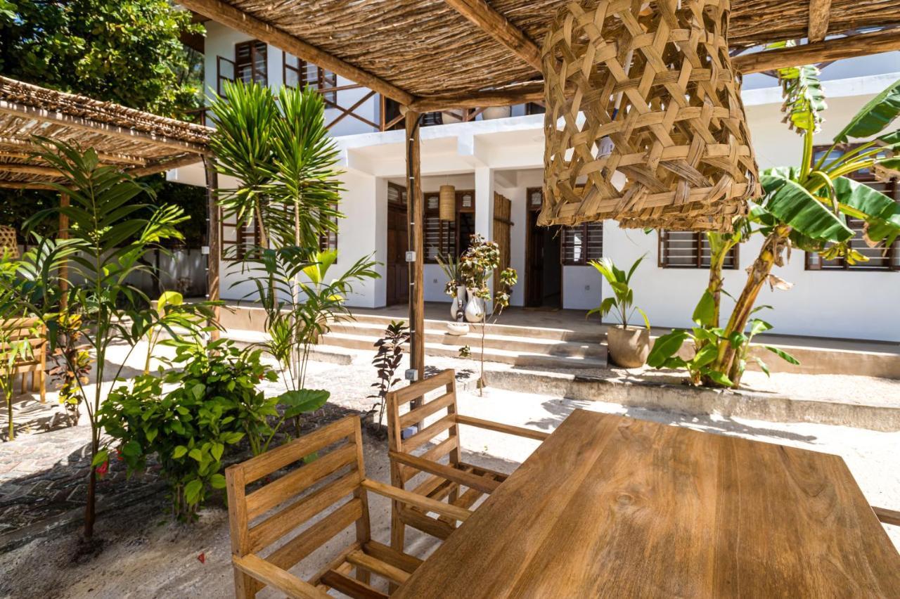 Kima Serviced Beach House & Suites Bwejuu Esterno foto