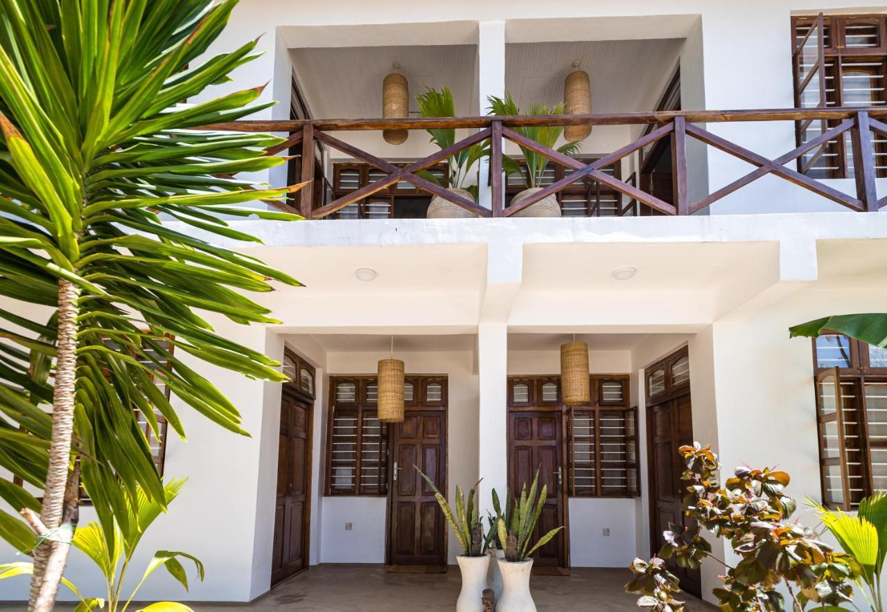 Kima Serviced Beach House & Suites Bwejuu Esterno foto