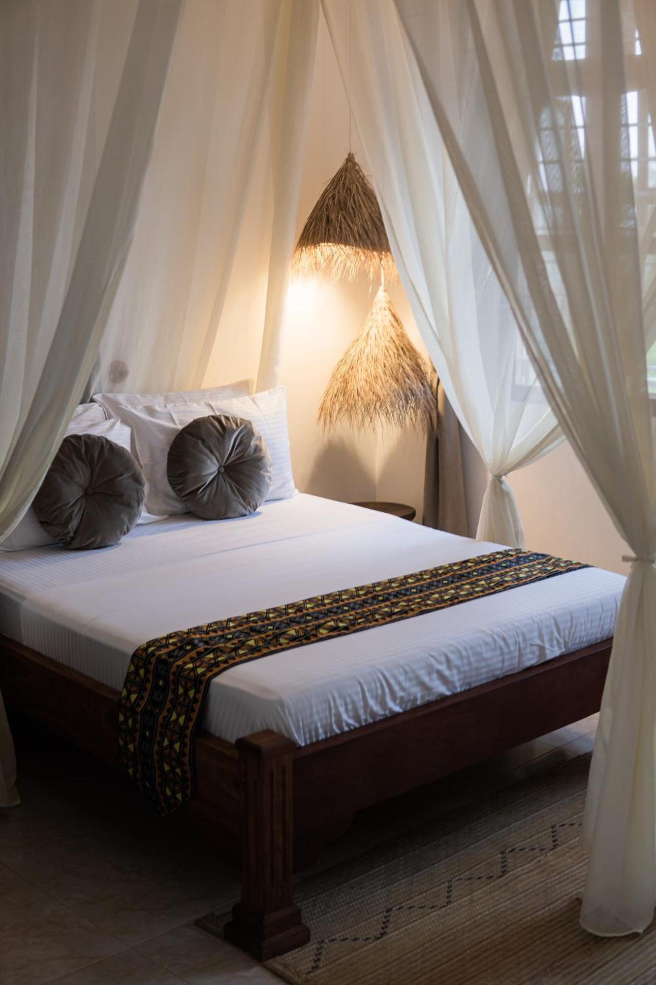 Kima Serviced Beach House & Suites Bwejuu Esterno foto